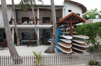 Hotel Cokes Surf Camp Thulusdhoo Exterior foto